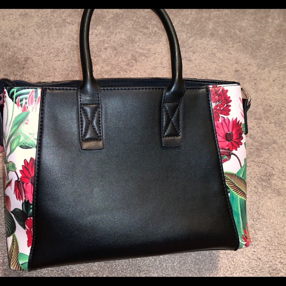 Purse - Picture 3 of 4